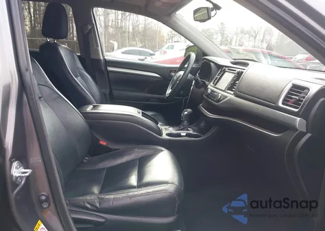 2016 Toyota Highlander Xle V6 z USA, uszkodzony, nr VIN 5TDKKRFH1GS142501